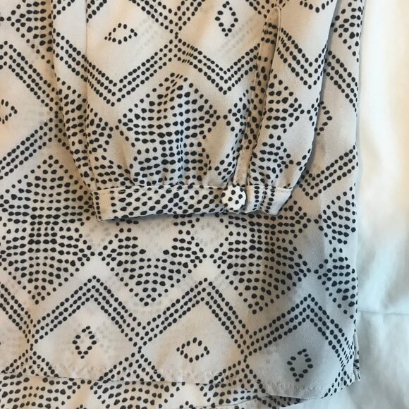 Banana Republic Asymmetrical Blouse in Size Small - Picture 8 of 10